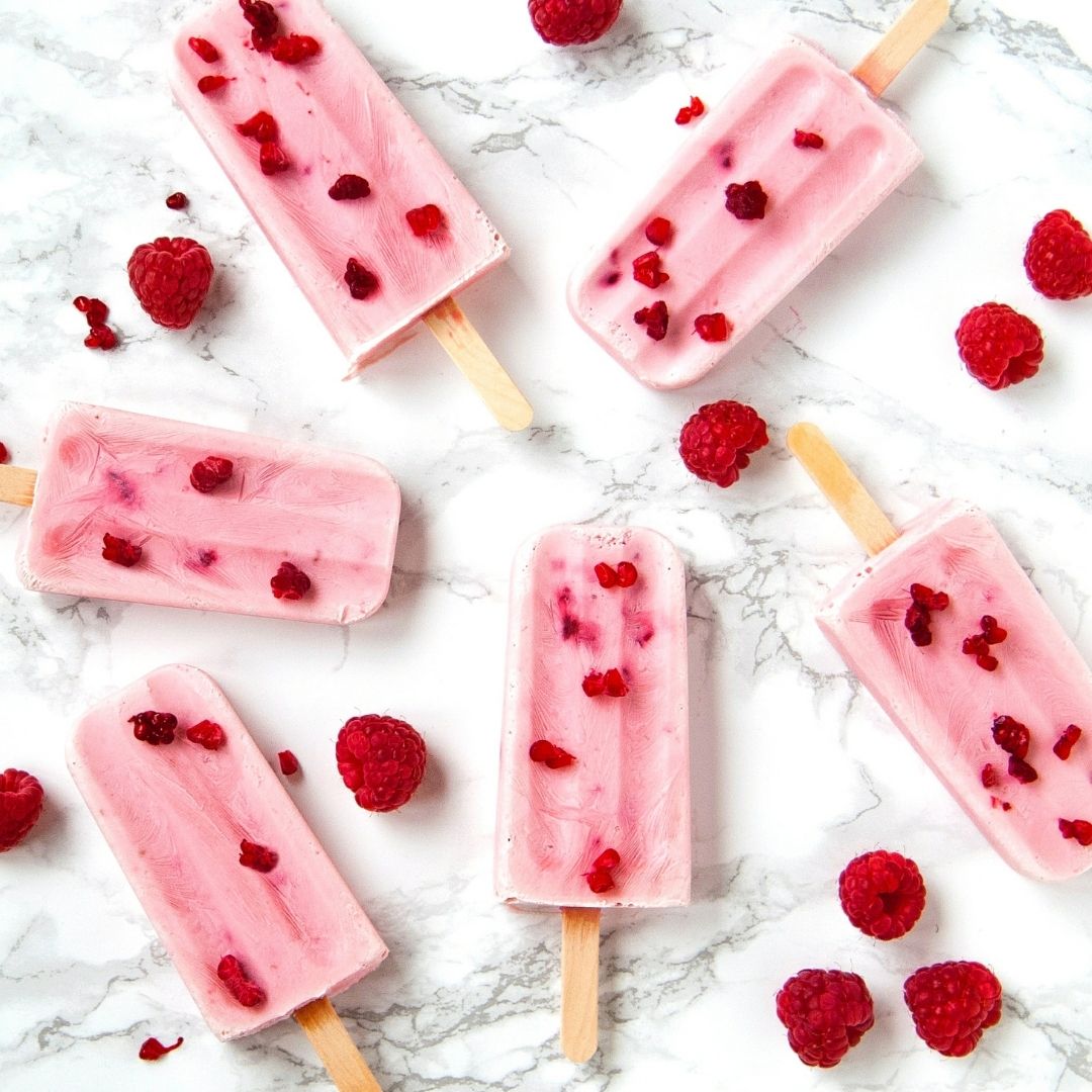 Gezonde frambozen-yoghurtijsjes